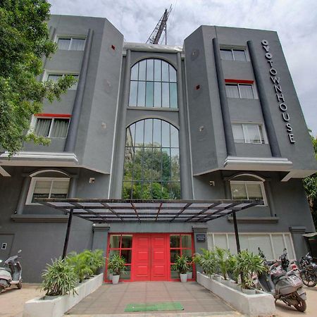 Отель Oyo Townhouse 150 Shreyas Colony Ахмедабад Экстерьер фото