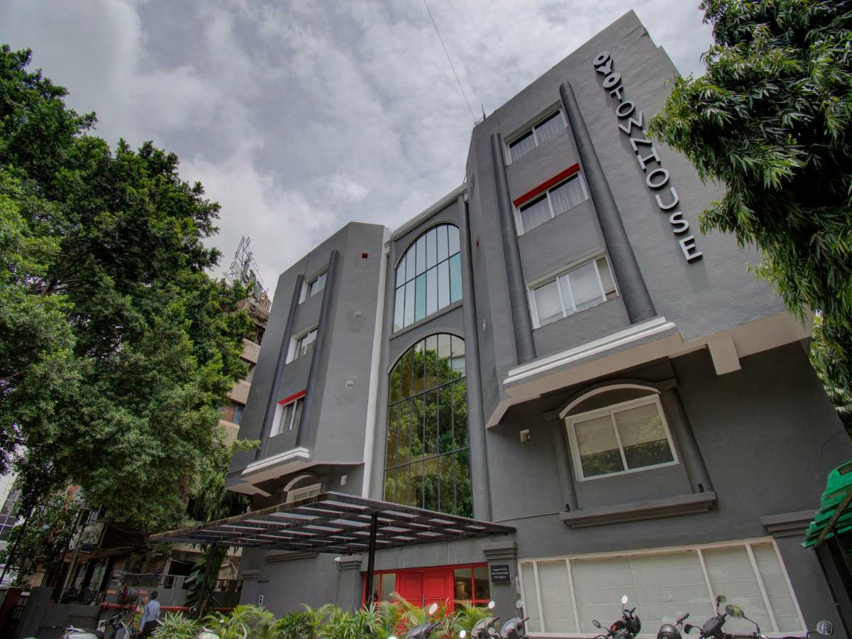 Отель Oyo Townhouse 150 Shreyas Colony Ахмедабад Экстерьер фото