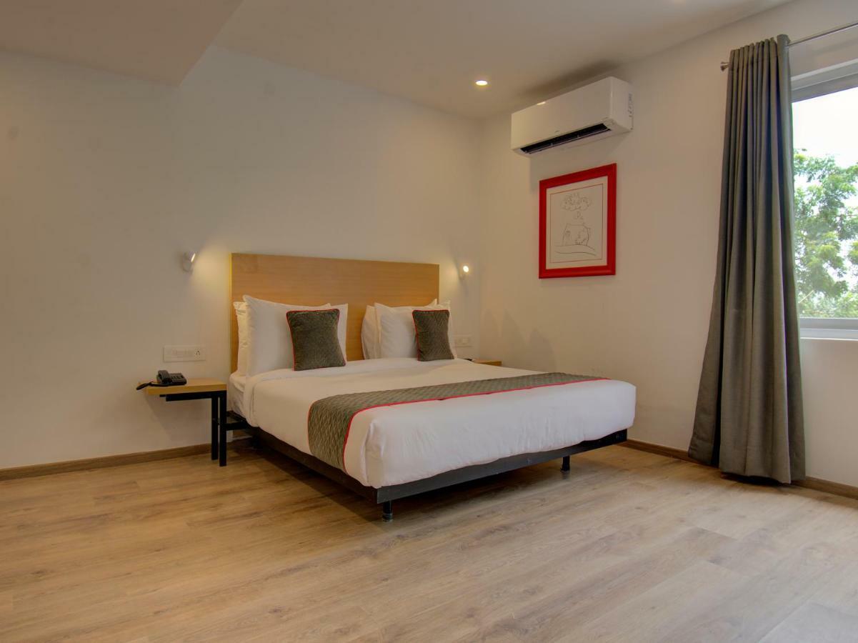 Отель Oyo Townhouse 150 Shreyas Colony Ахмедабад Экстерьер фото