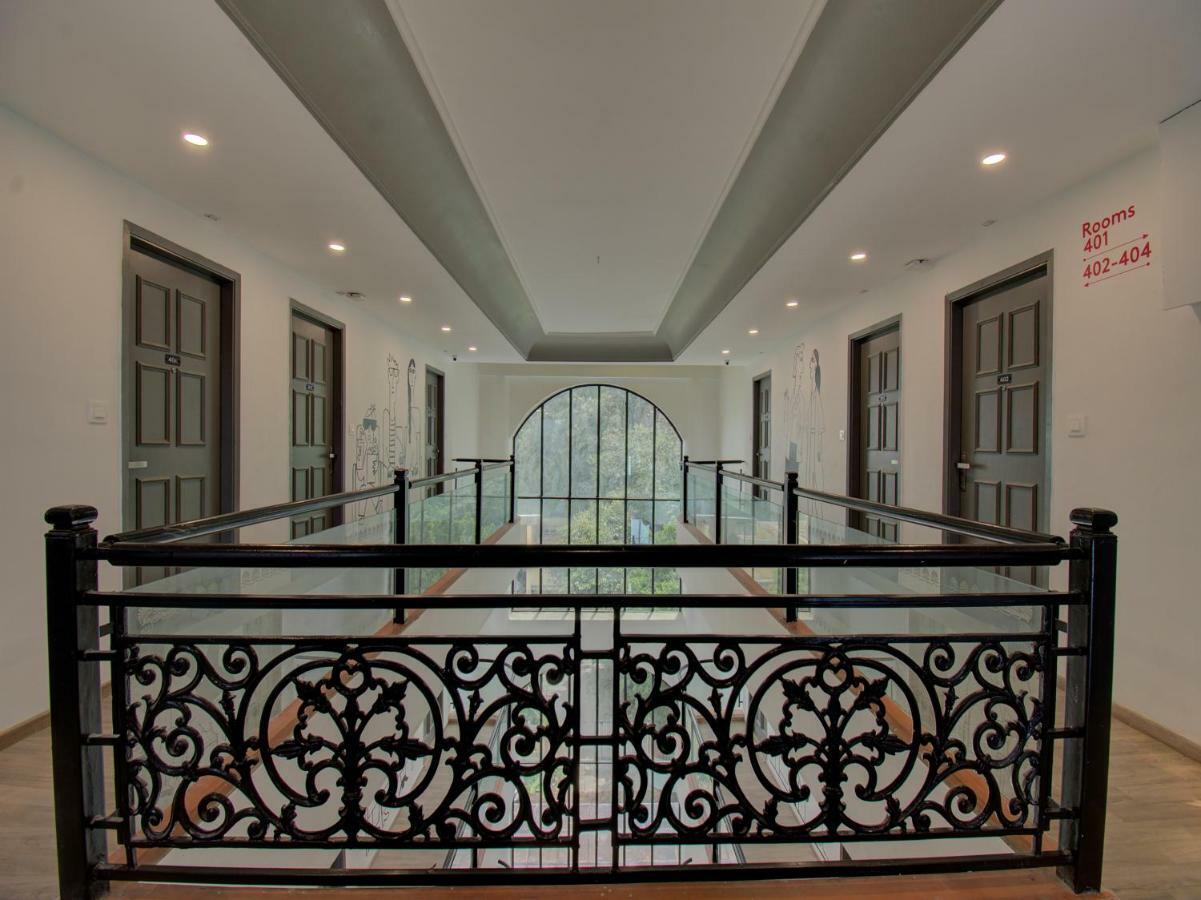 Отель Oyo Townhouse 150 Shreyas Colony Ахмедабад Экстерьер фото