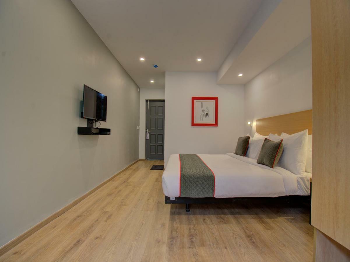 Отель Oyo Townhouse 150 Shreyas Colony Ахмедабад Экстерьер фото