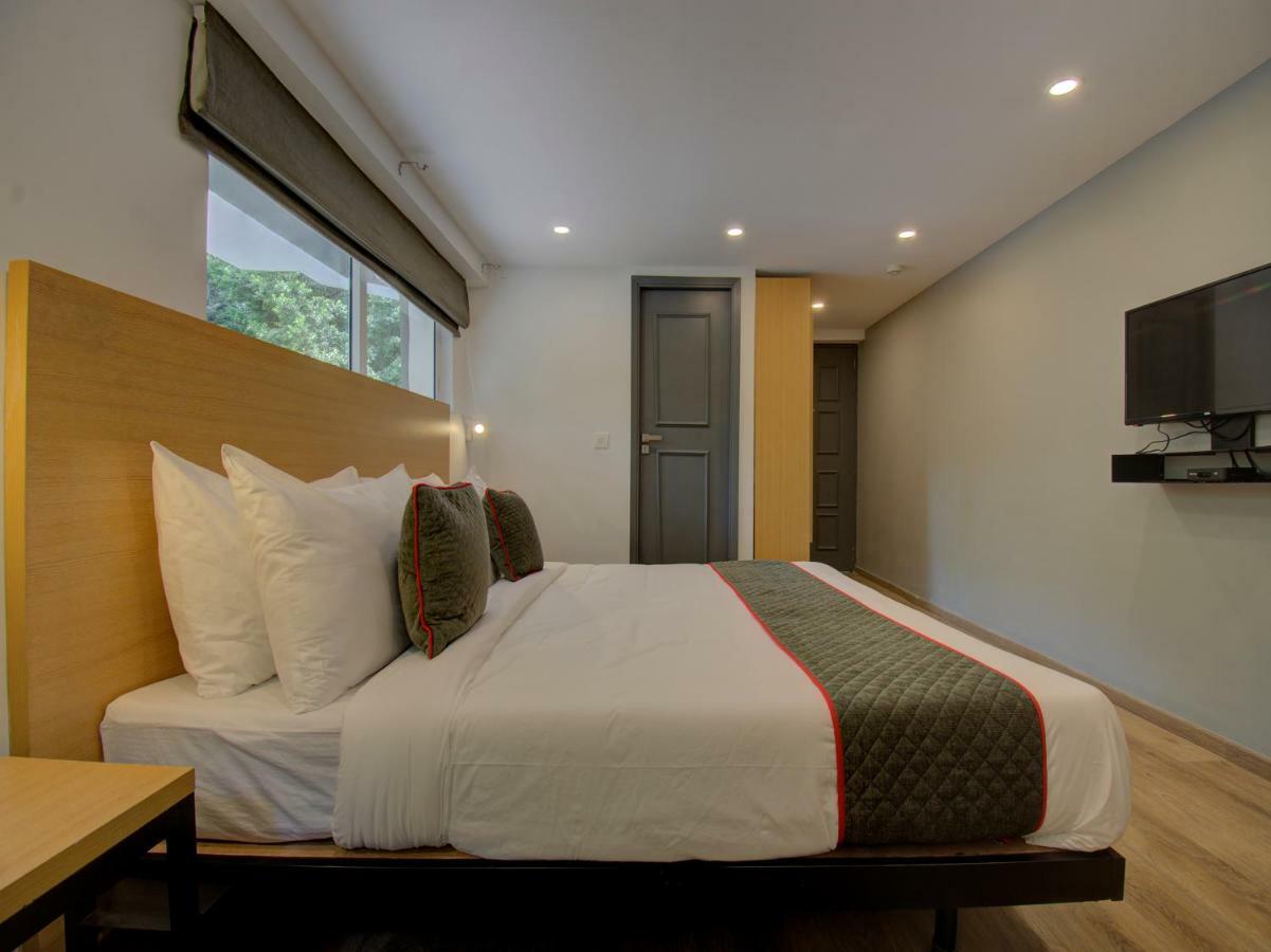 Отель Oyo Townhouse 150 Shreyas Colony Ахмедабад Экстерьер фото