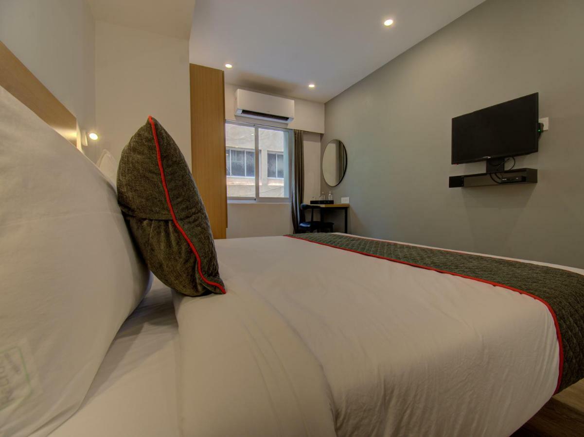 Отель Oyo Townhouse 150 Shreyas Colony Ахмедабад Экстерьер фото