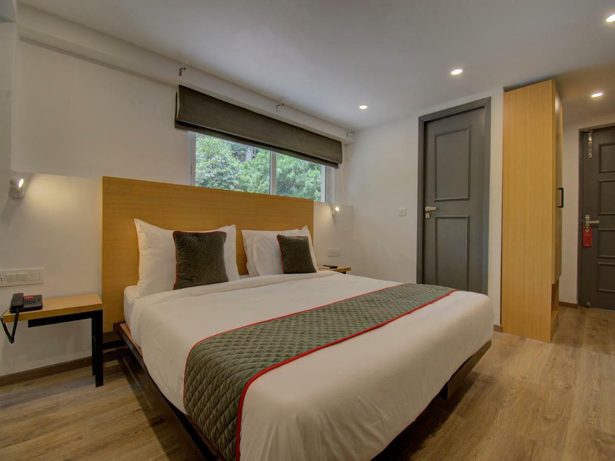 Отель Oyo Townhouse 150 Shreyas Colony Ахмедабад Экстерьер фото